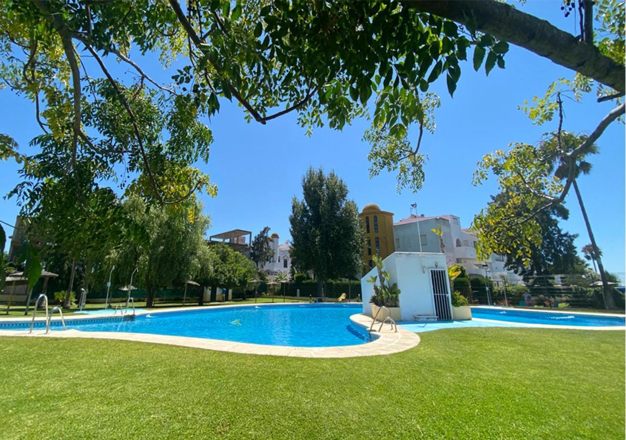 Apartamento En Apartaclub La Barrosa Chiclana de la Frontera Εξωτερικό φωτογραφία